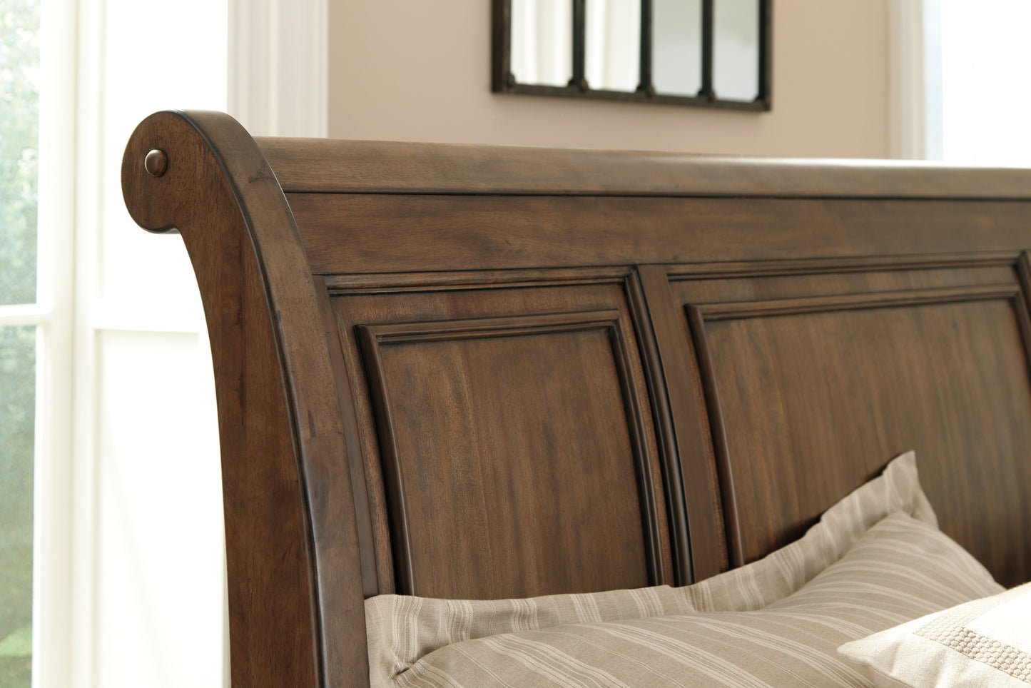 Robbinsdale Sleigh Bed With Storage