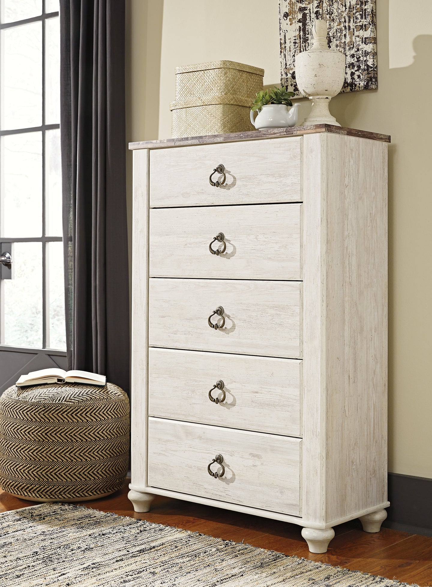 Willowton Panel Bed With Mirrored Dresser, Chest And 2 Nightstands