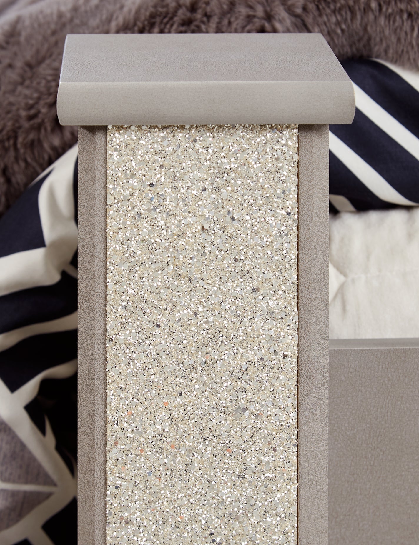 Surancha Poster Bed
