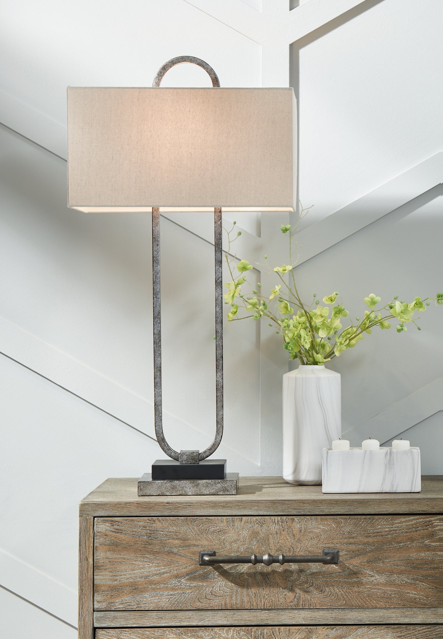 Bennish Metal Table Lamp (1/CN) Furniture Mart -  online today or in-store at our location in Duluth, Ga. Furniture Mart Georgia. View our lowest price today. Shop Now. 