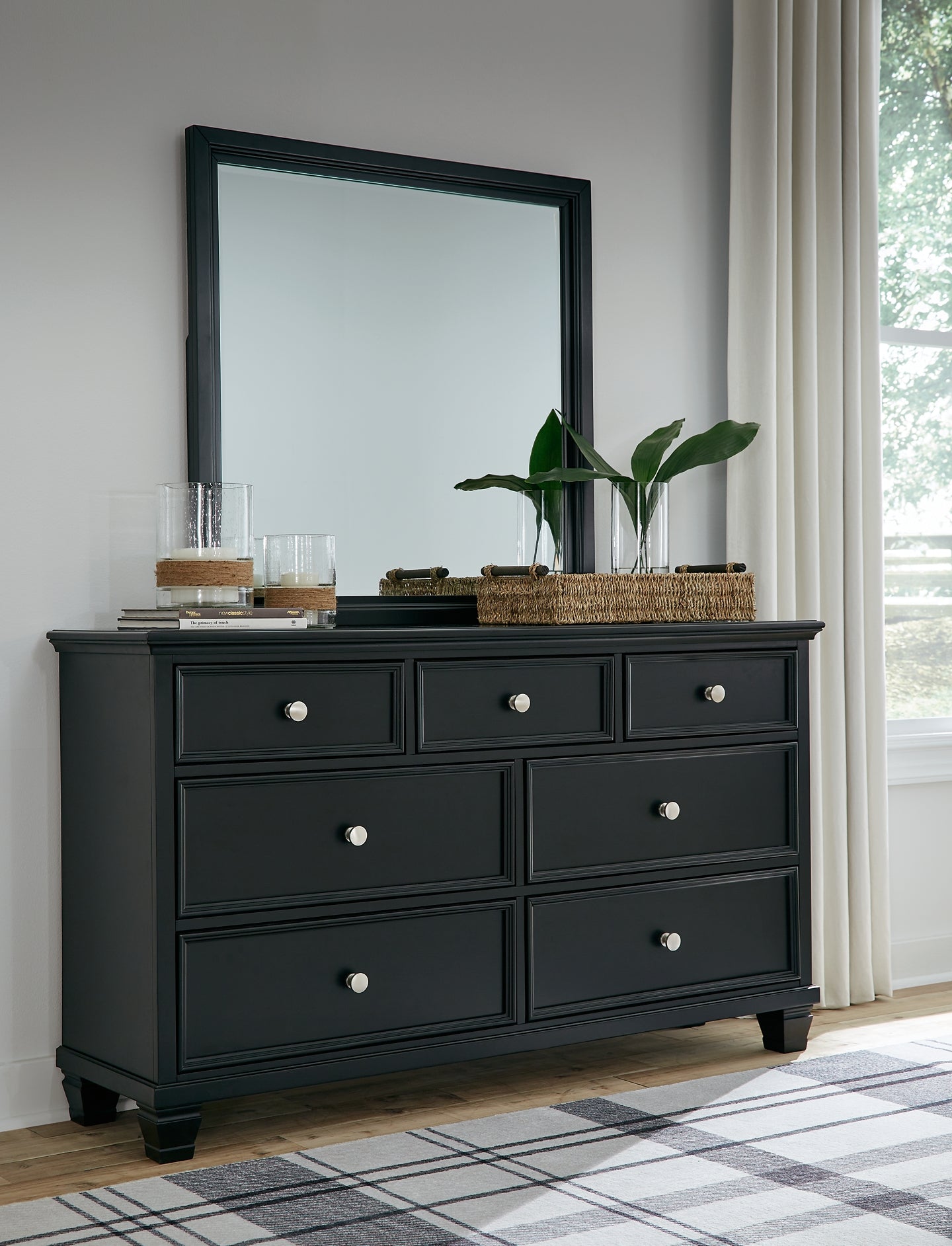 Lanolee Full Panel Bed with Mirrored Dresser and Chest
