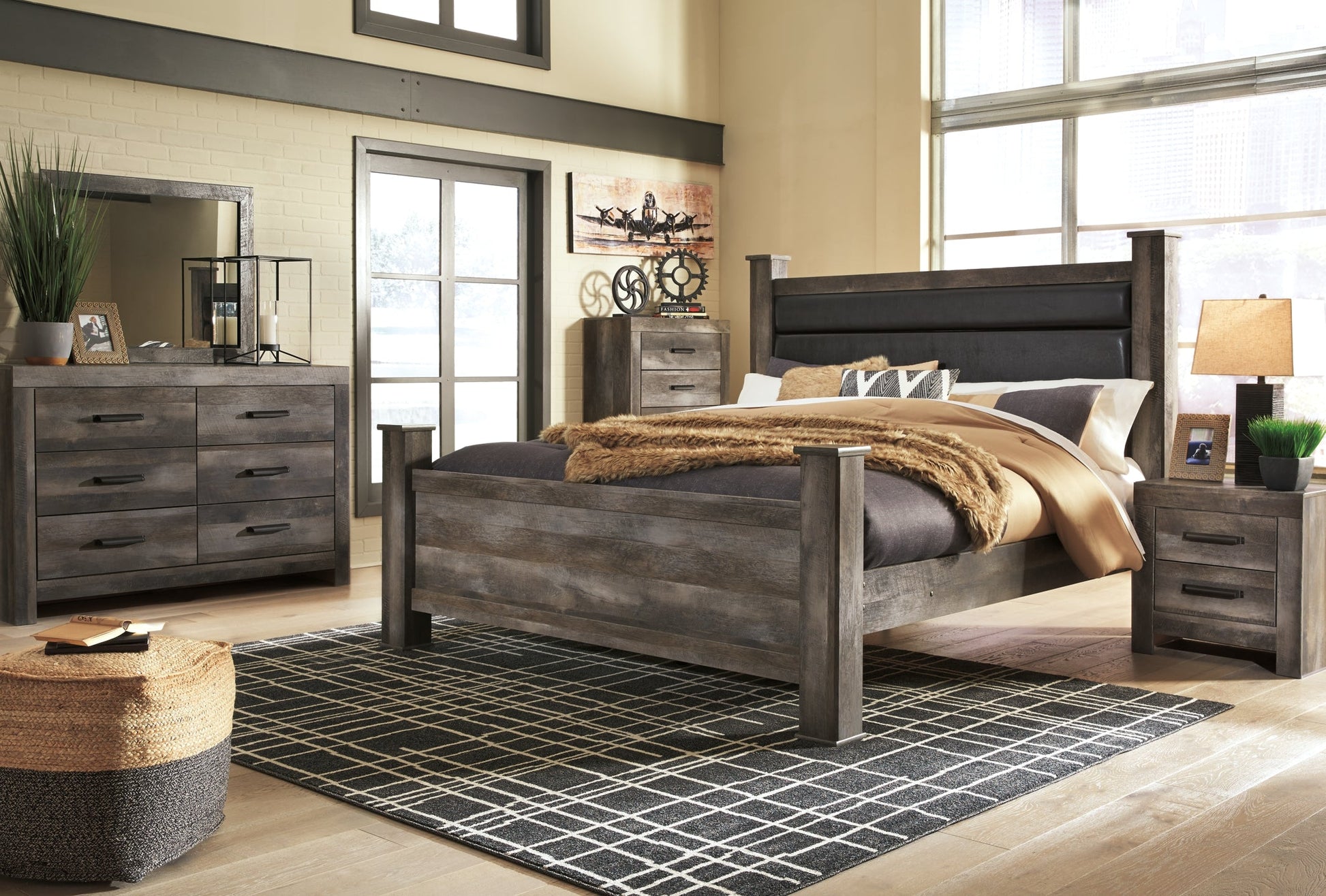 Wynnlow King Poster Bed with Mirrored Dresser and Chest Furniture Mart -  online today or in-store at our location in Duluth, Ga. Furniture Mart Georgia. View our lowest price today. Shop Now. 